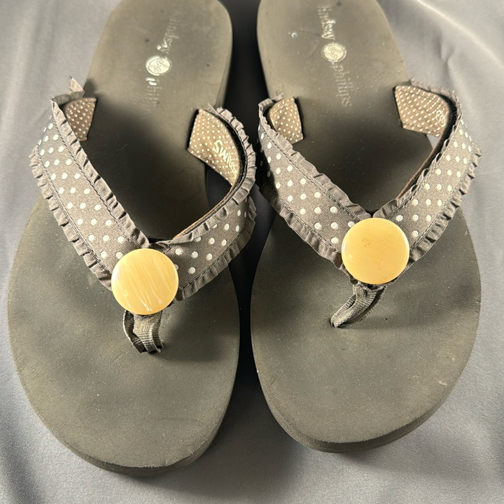LINDSAY PHILLIPS THONG FLIP FLOP IN GRAY - Picture 2 of 6